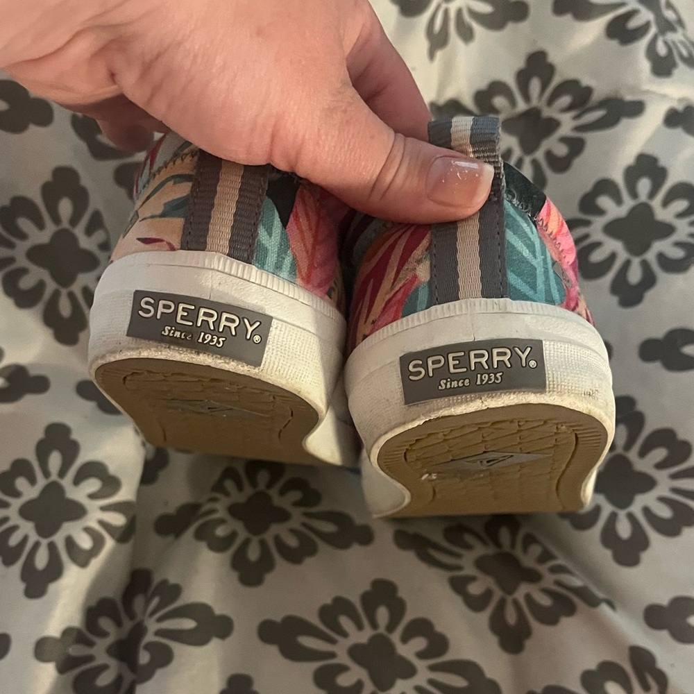 Sperry slip ins - Picture 3 of 4